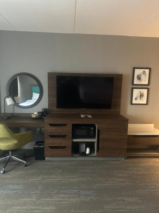 Hampton Inn By Hilton Кингстън Екстериор снимка