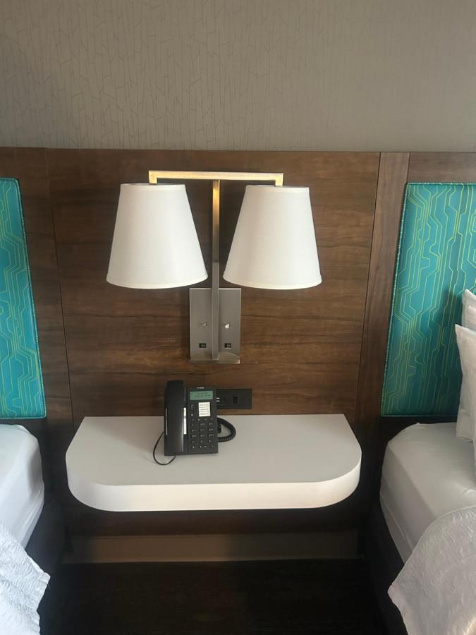 Hampton Inn By Hilton Кингстън Екстериор снимка