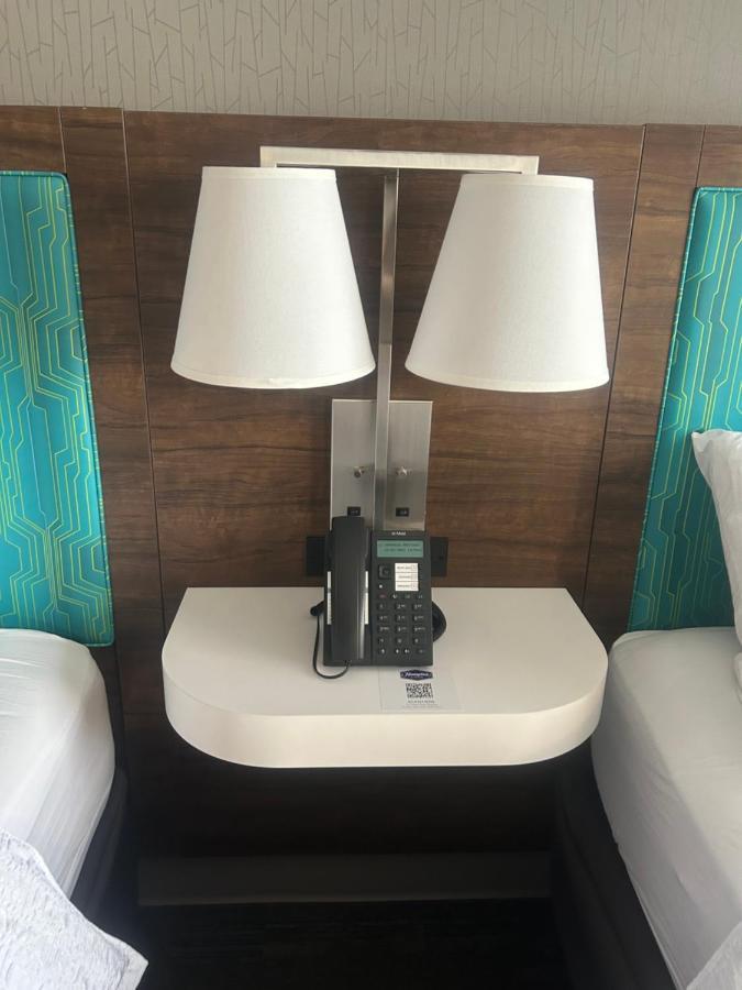 Hampton Inn By Hilton Кингстън Екстериор снимка