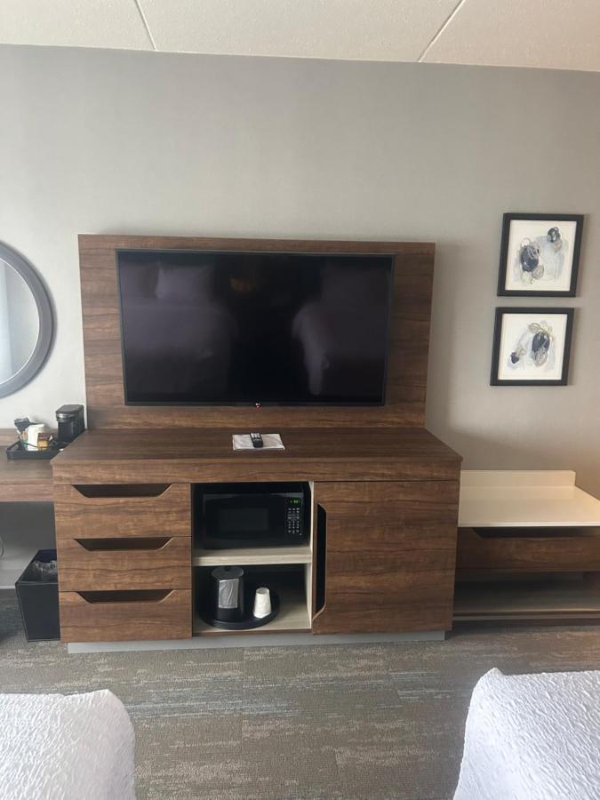 Hampton Inn By Hilton Кингстън Екстериор снимка